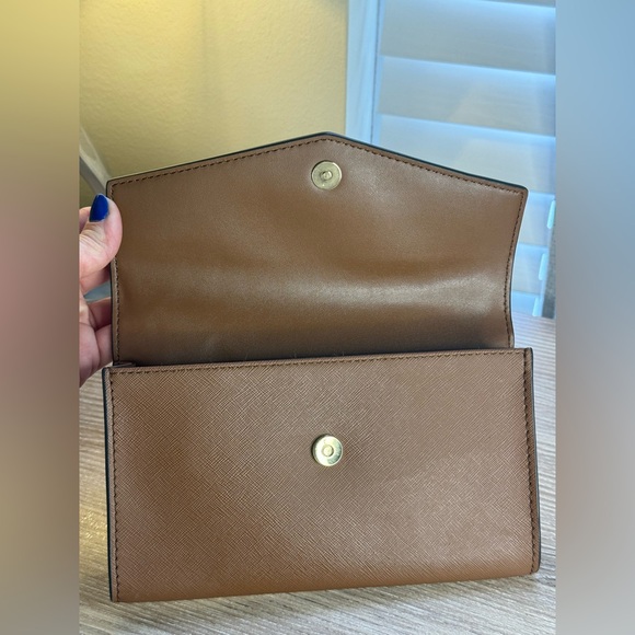 Like new -Michael Kors Brown Leather Women's clutch/crossbody - Picture 8 of 13
